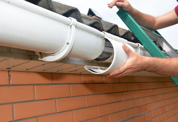 Cost of Gutter Maintenance in Eden Prairie
