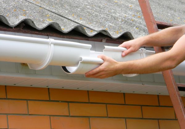 Cost of Gutter Hanging in Eden Prairie